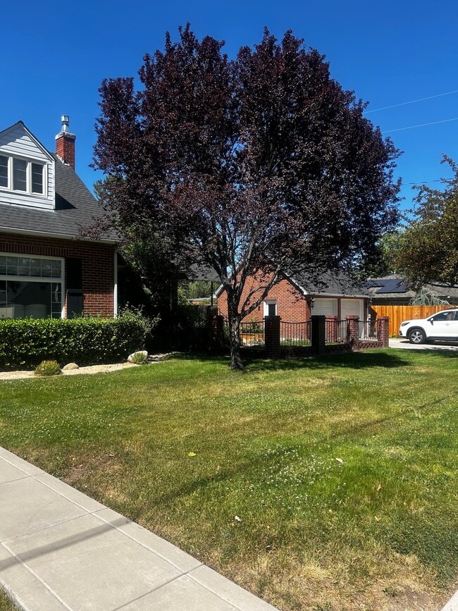 Photo - 1190 Manor Dr