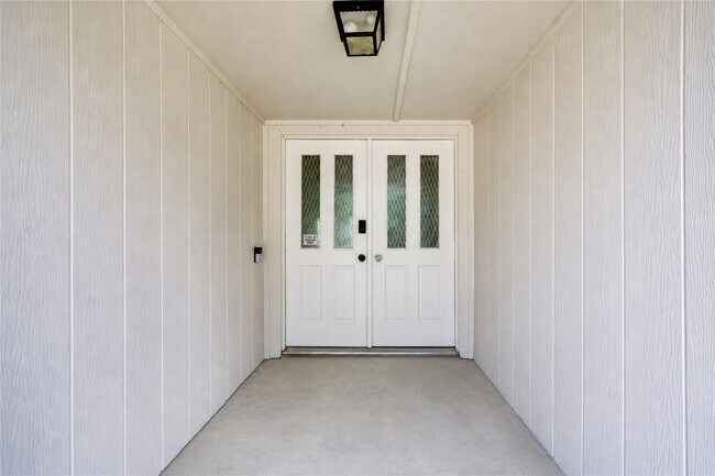 Photo - 2114 River Village Dr