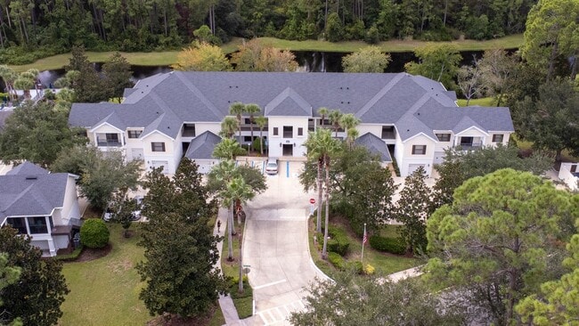 Building Photo - Belle Haven 2-Bedroom Condo with Pond View...