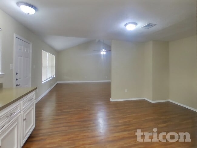 Photo - 5722 Yorkgate Dr