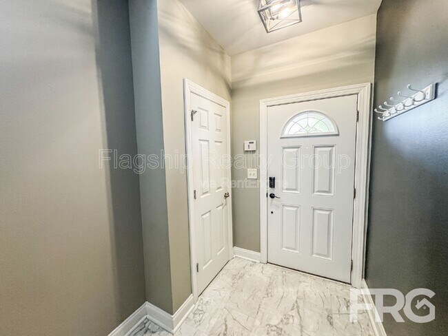 1935 Tara Ct Unit 204