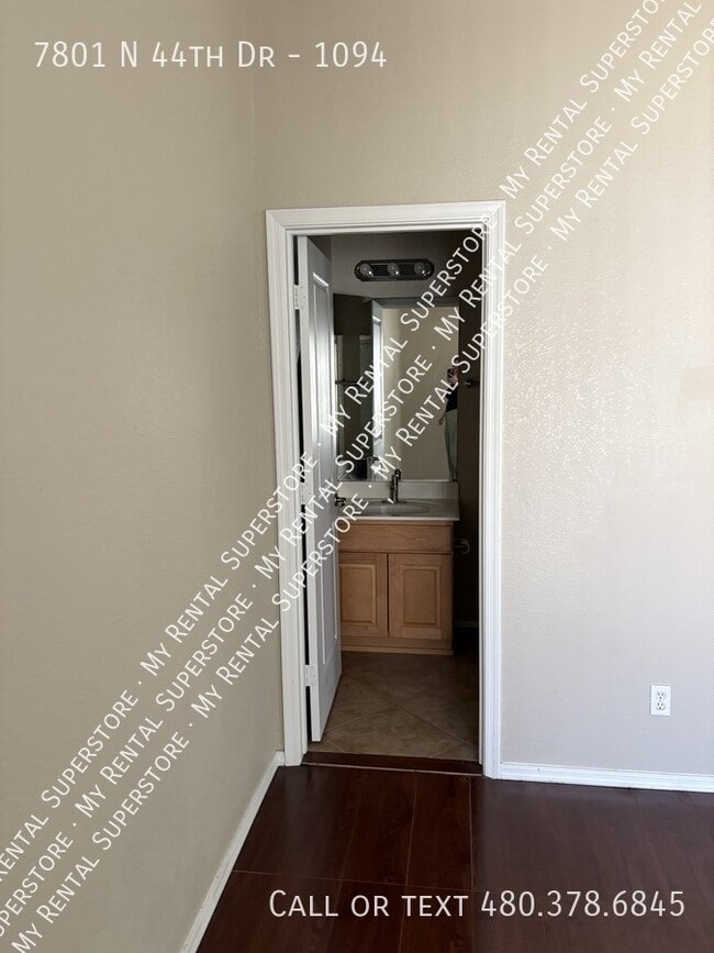 Photo - 7801 N 44th Dr