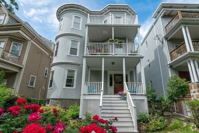 Building Photo - 762 Columbia Rd Unit 2 Rental