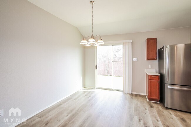 Photo - 4613 Redbud Dr