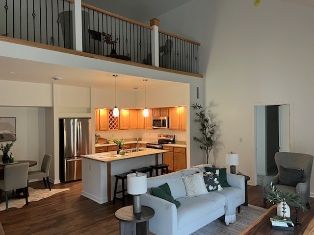 Building Photo - 2725 Pond Dr