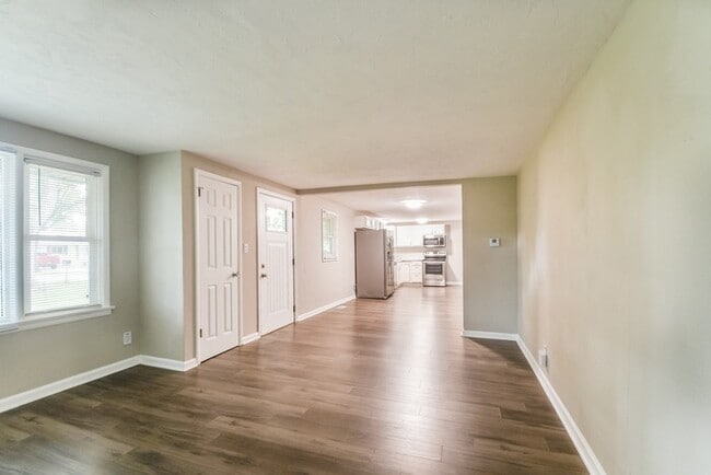 Photo - 120 E 75th St