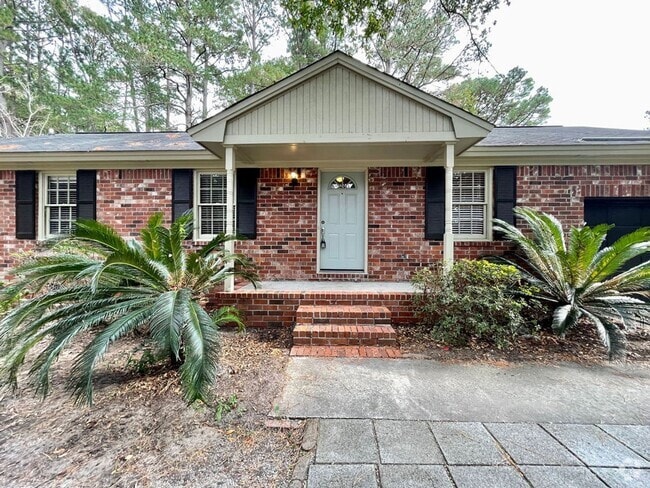 Building Photo - Available 8/1. Great 4 BR Home with Detach...