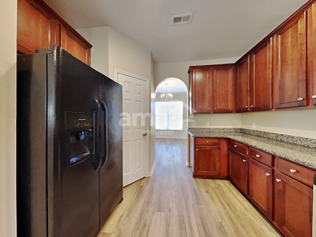 3360 Merchant Ln