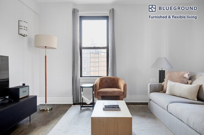 Photo - 240 W 73rd St Unidad FL11-ID732