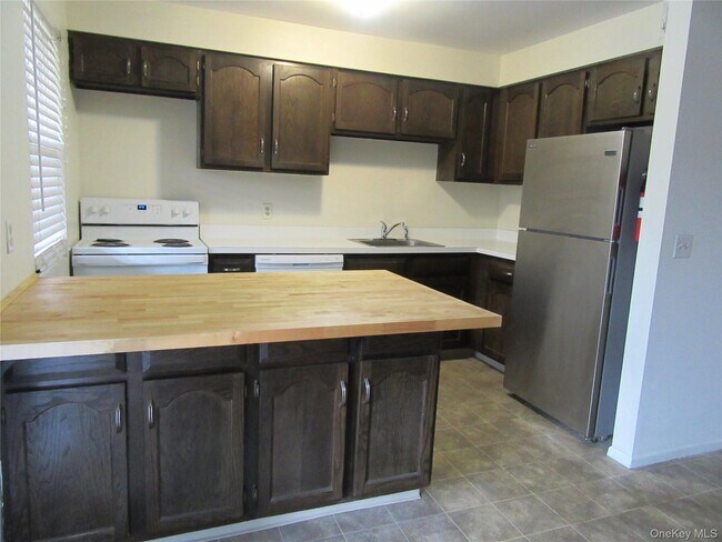 Photo - 41 Weathervane Dr Unit 10