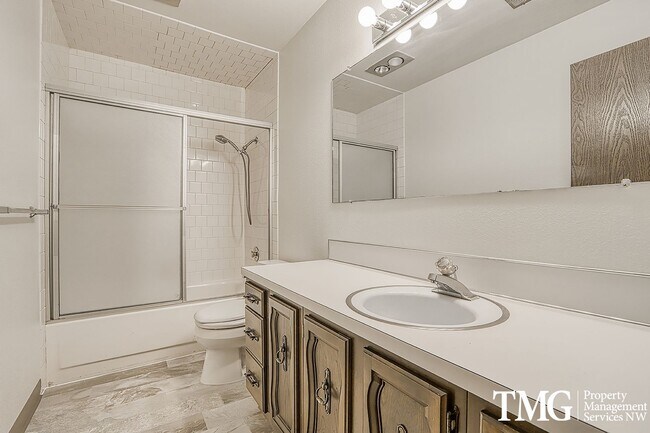 Photo - HUGE 3 Bed 2 Bath Condo Water/Sewer Included!