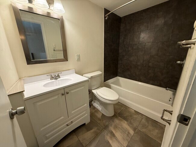 Photo - 25 Court St Unit 2