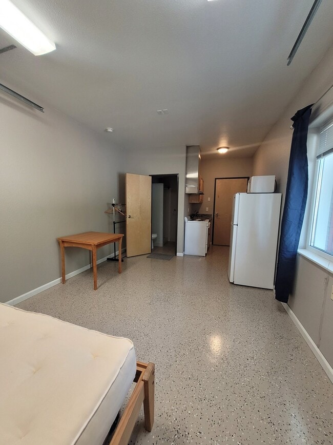 Photo - 3535 Shanly St