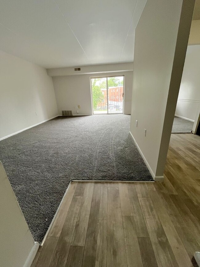 Photo - Lindenwood Apartments
