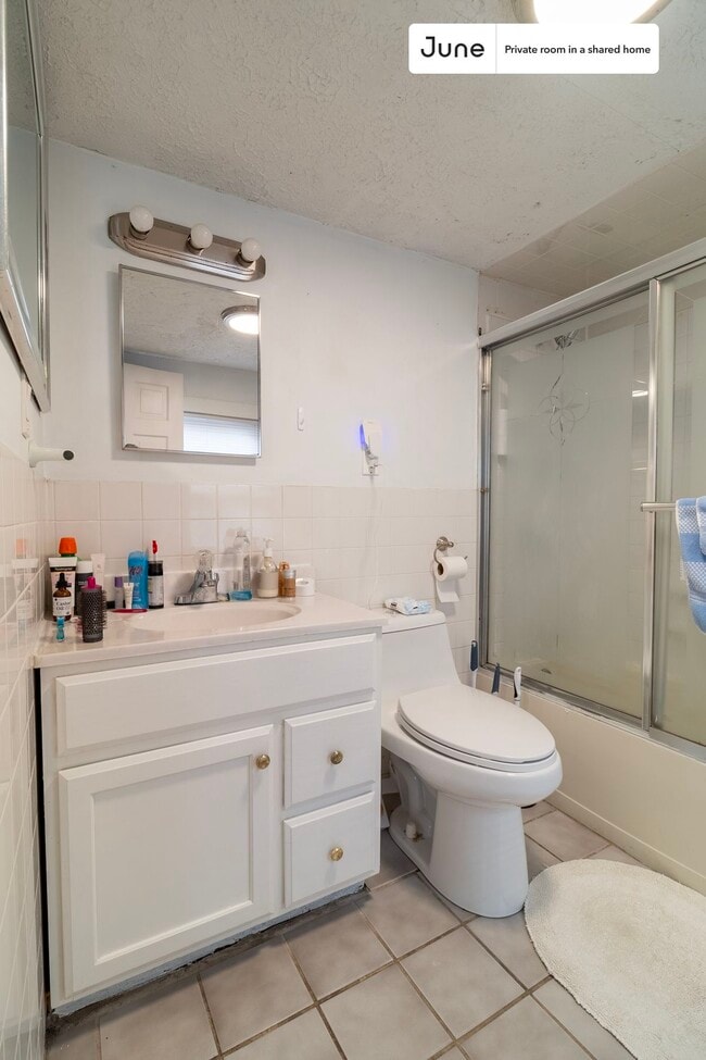 Photo - Room in Shared 5 bed/2 bath home Unit E