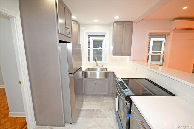Photo - 70-30 66th Pl