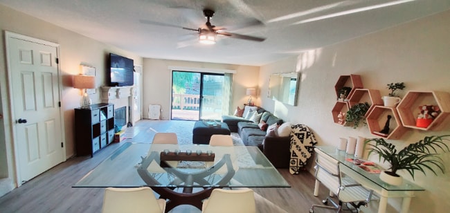 Photo - 2007 Sand Point Rd