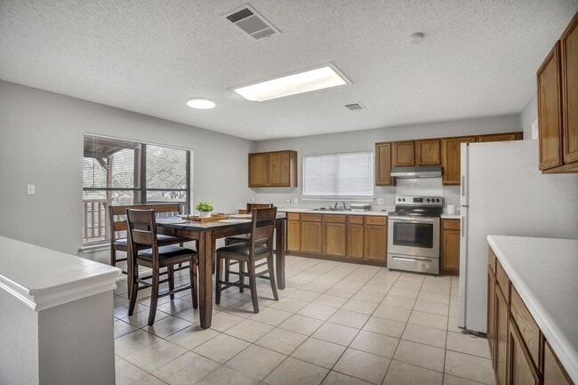 Photo - 7900 Bramble Bush Dr