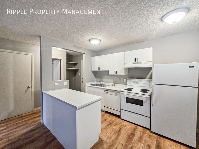Photo - NEWLY RENOVATED 1 Beds, 1 Baths Apartment/Condo | No Pets Allowed Unité 103