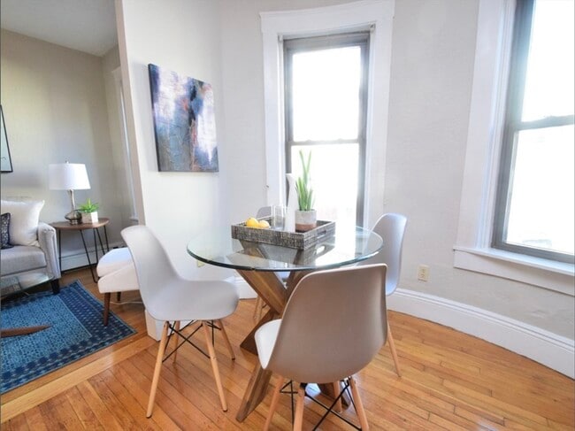 Photo - 217 Boylston St Unidad 2