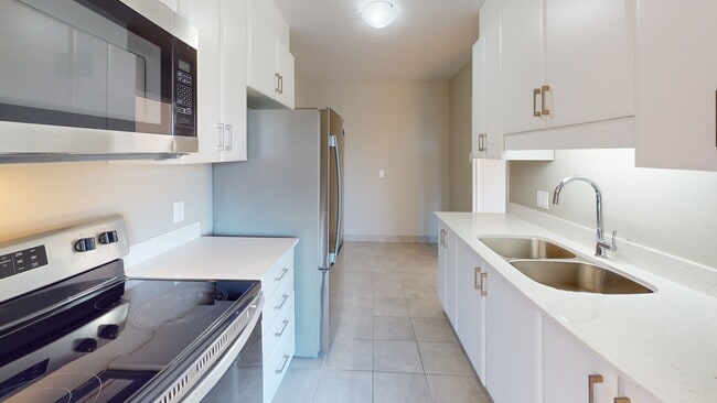 Photo - Canterbury Square