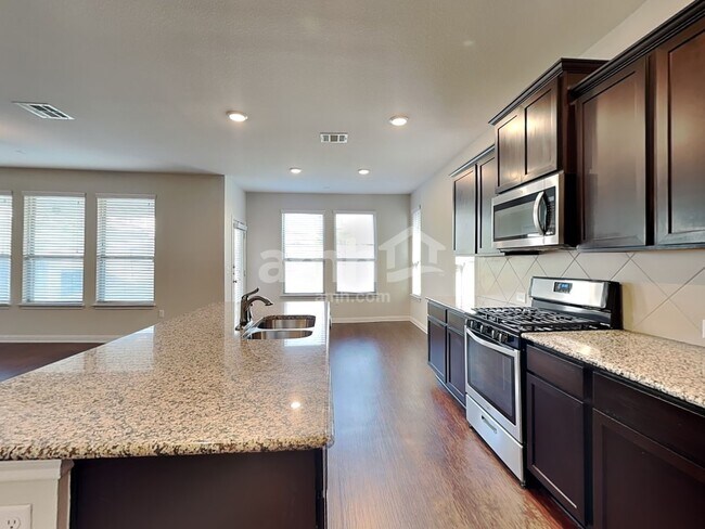 Photo - 6109 Gerard Dr