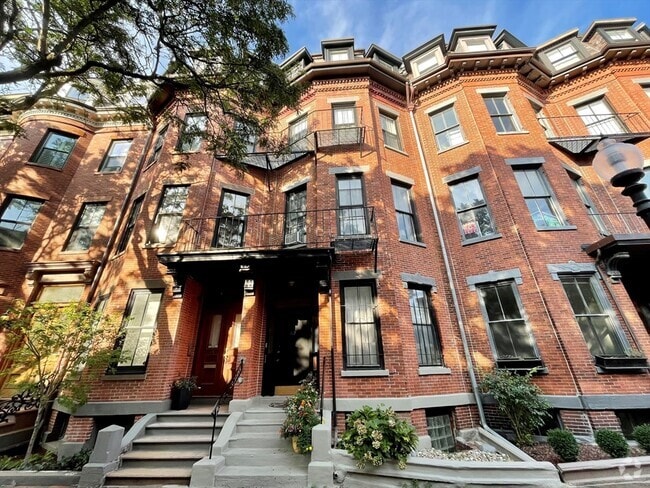 Building Photo - 43 Milford St Unit One Rental
