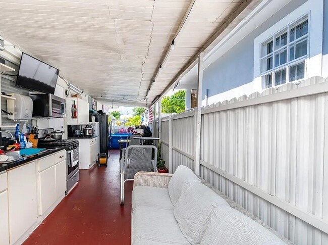 Photo - 250 NW 55th Ct