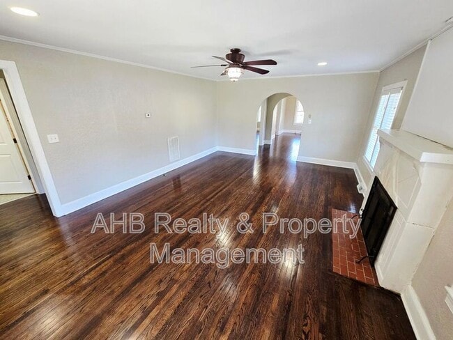 Photo - 422 Alamance Rd