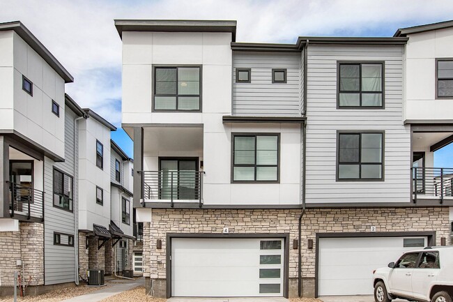 Building Photo - Beautiful 2 Bed 2 1/2 Townhome in Virginia Village