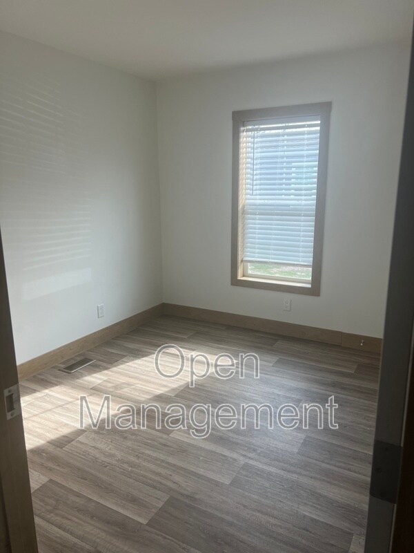 Photo - 825 1st Ave E