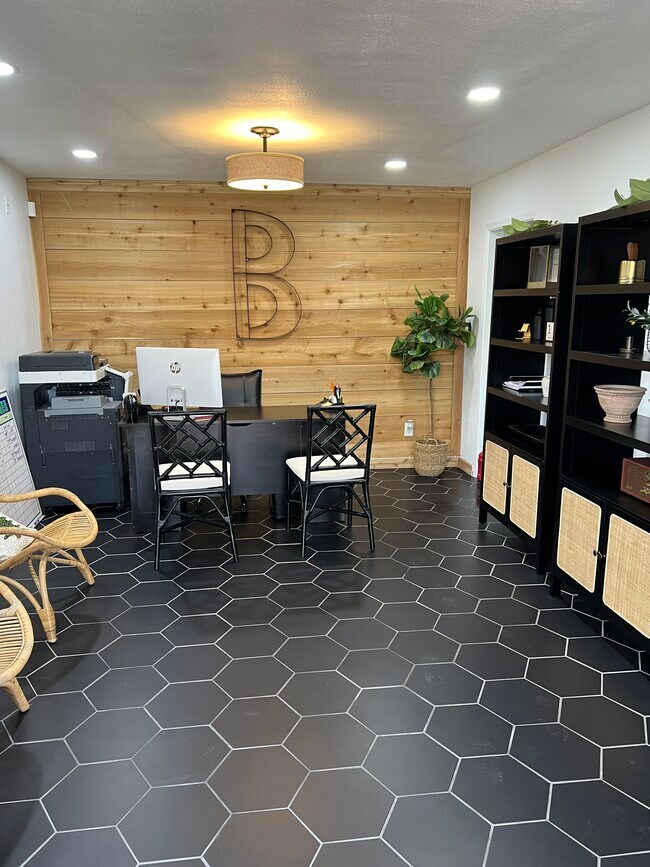 Photo - Berkshire Square