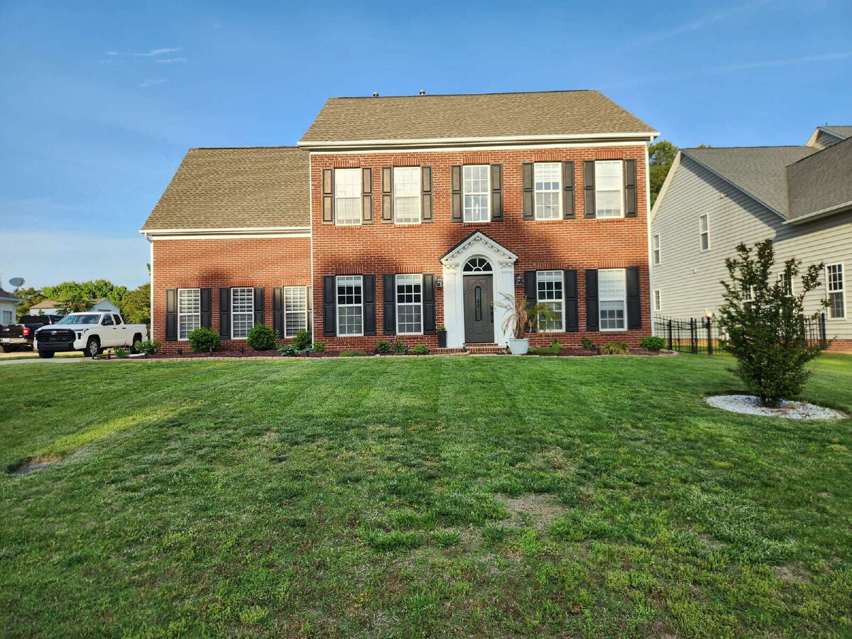 Upscale Executive Home, Home Office, 4 Bed... - Upscale Executive Home, Home Office, 4 Bed...