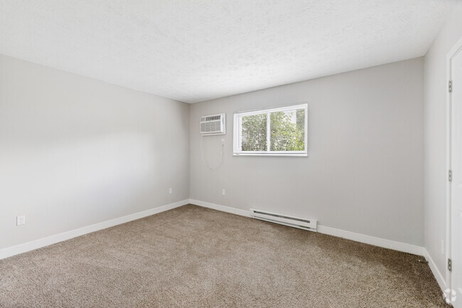 2BR, 1BA - 1,100SF - Primary Bedroom - Broadway 2