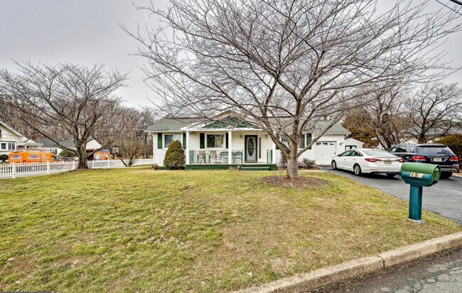 Front - 150 King Ave House