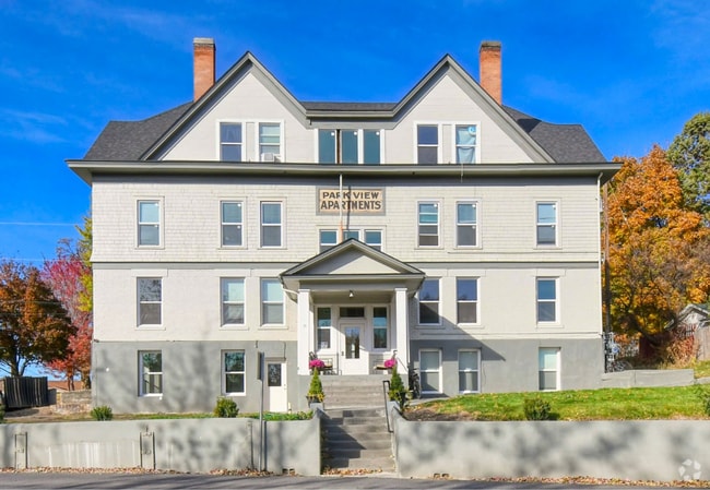 Building Photo - Beautifully Updated 1-Bedroom Apartment Home Unit #303