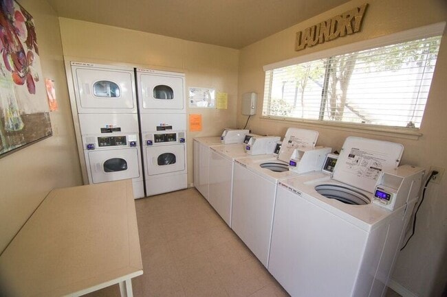 Twelve Oaks Apartments