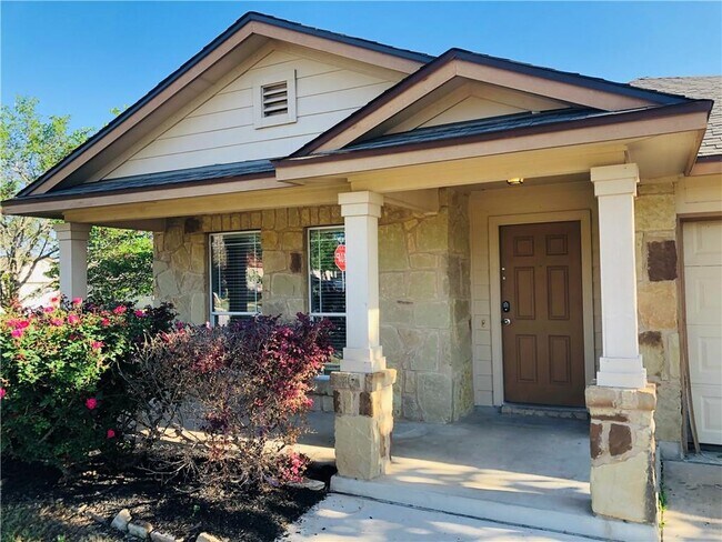 Photo - 229 Killian Loop