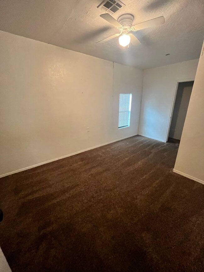 Photo - 908 SW G Ave