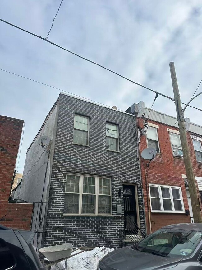 Building Photo - 3B1.5B house in East Passyunk area Available NOW