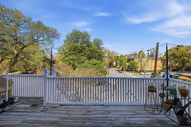 Photo - 324 Colonial Ave Unit 4