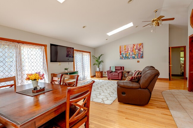 Photo - 386 Leroux Rd