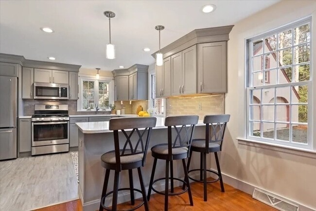 Photo - 16 King Philip Trl