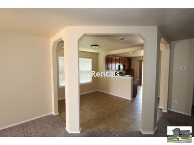 Photo - 304 Gemini Ln