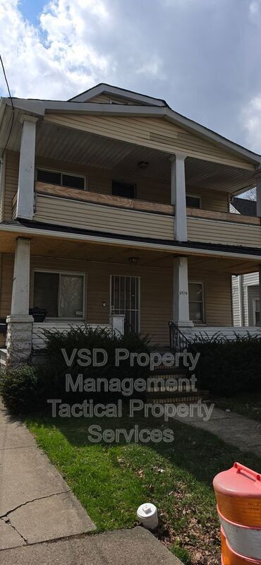 Building Photo - 6924 Claasen Ave Unit Up