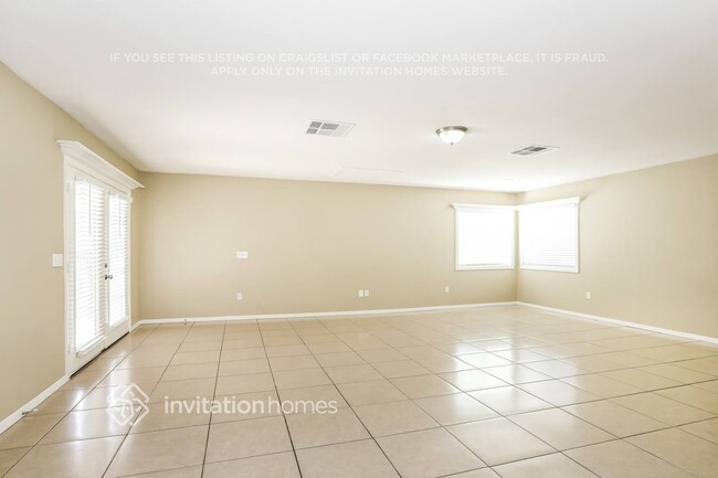 Photo - 134 S Main Dr