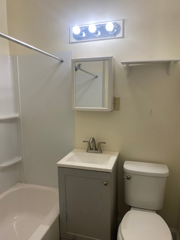 Photo - 221 W Gilbert St