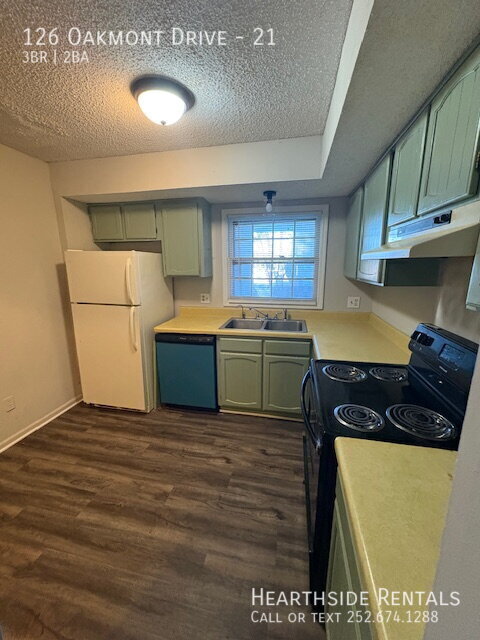 Photo - 126 Oakmont Dr