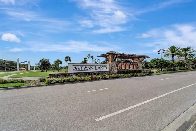 Photo - 6313 Willowside St