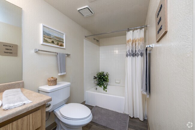 Aspen: 1BR, 1BA - 685SF - Bathroom